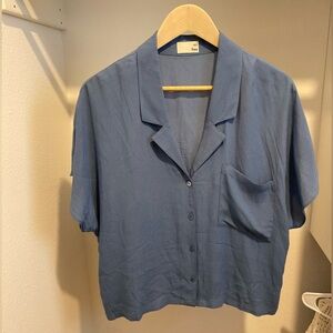 Aritzia Wilfred Free Short Sleeve Shirt with a pocket